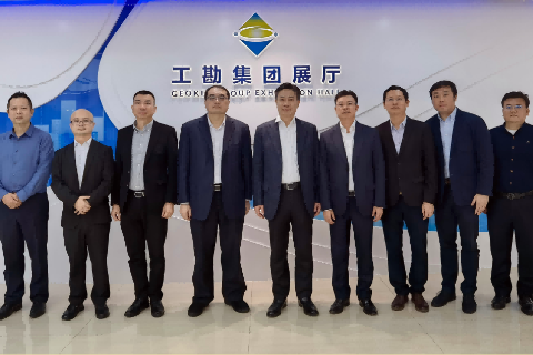  汕头高新区管委会考察团莅临太阳集团tyc86集团考察指导